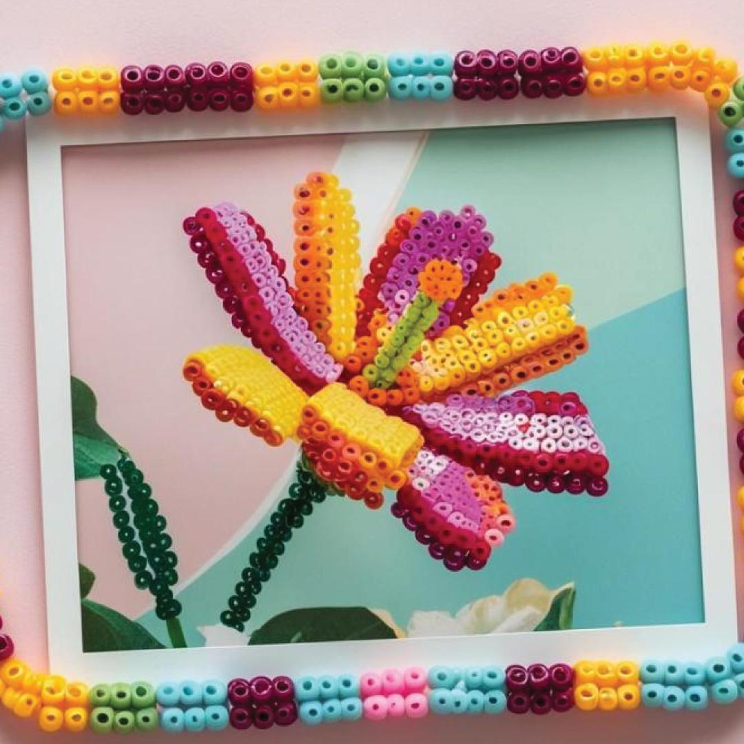 Photo - frame with beads around it